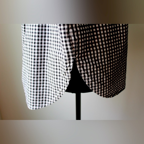 GAP Black and White Checkered Top - Picture 4 of 11